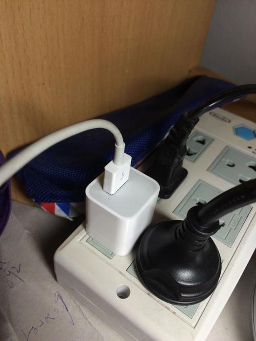 5V500mA充电头能为无线网卡供电吗？详解兼容性与风险